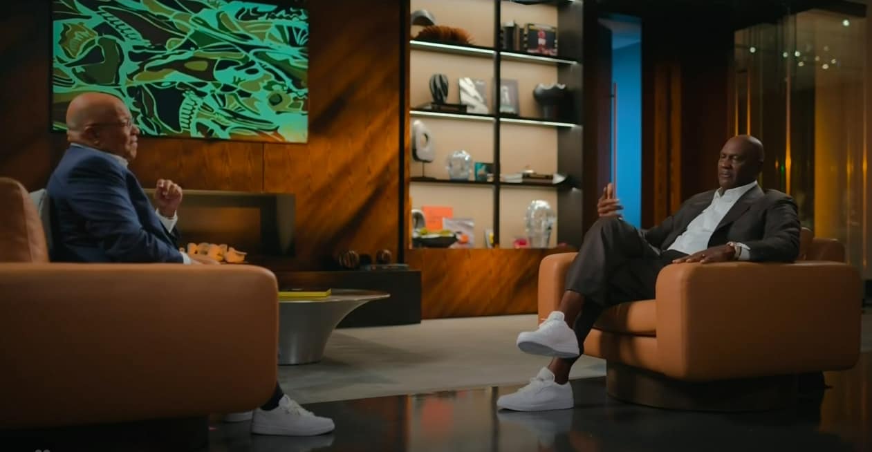 سيكون لدى مايكل جوردان ومايك تيريكو مسلسل على قناة NBC طوال موسم 2025-2026.